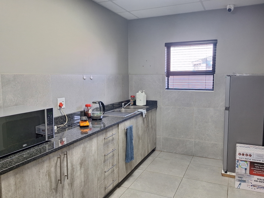 To Let Commercial Property for Rent in Knoppieslaagte Gauteng
