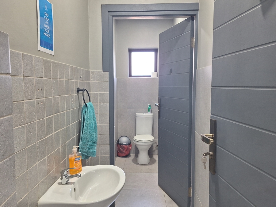 To Let Commercial Property for Rent in Knoppieslaagte Gauteng