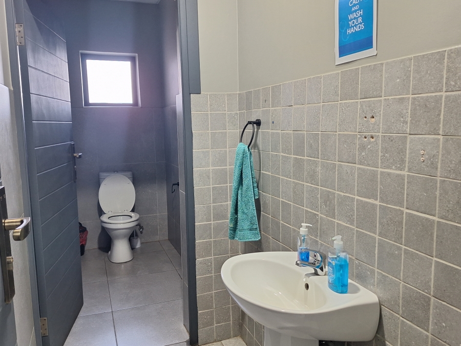To Let Commercial Property for Rent in Knoppieslaagte Gauteng