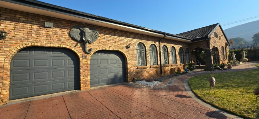 5 Bedroom Property for Sale in Mountain View Gauteng