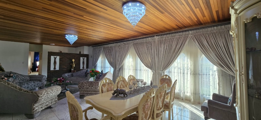 5 Bedroom Property for Sale in Mountain View Gauteng