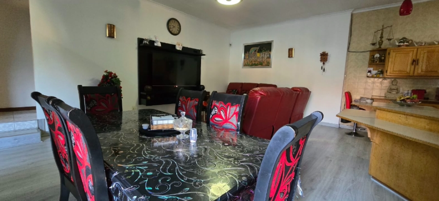 5 Bedroom Property for Sale in Mountain View Gauteng