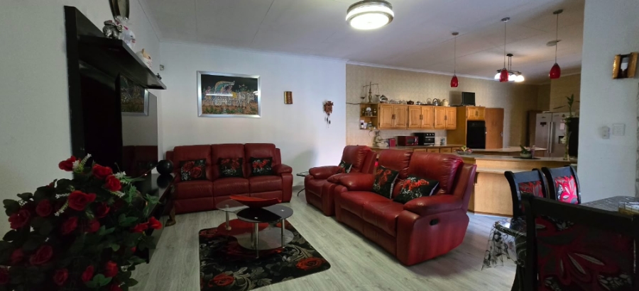 5 Bedroom Property for Sale in Mountain View Gauteng