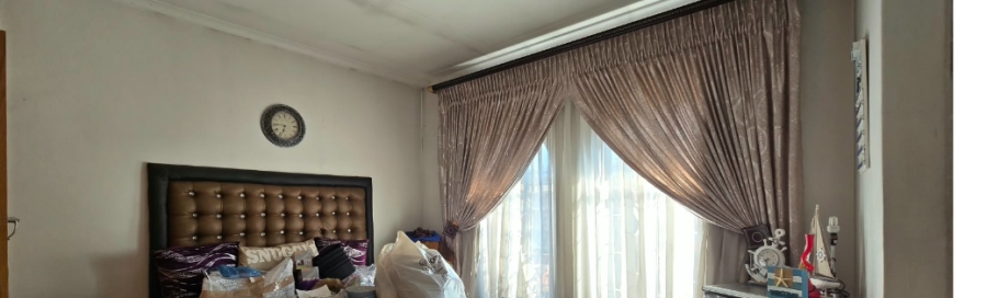 5 Bedroom Property for Sale in Mountain View Gauteng