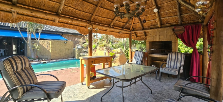 5 Bedroom Property for Sale in Mountain View Gauteng
