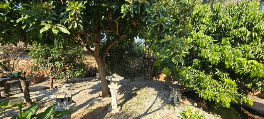 5 Bedroom Property for Sale in Mountain View Gauteng