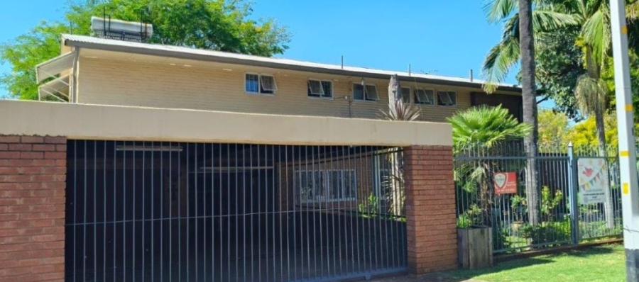 5 Bedroom Property for Sale in Pretoria Gardens Gauteng