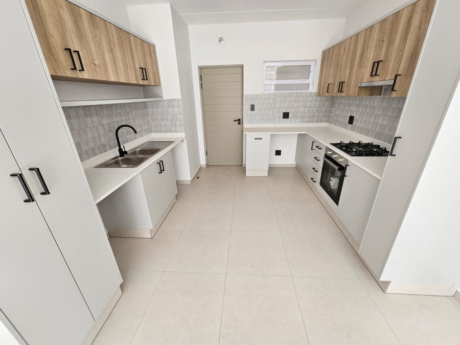 To Let 2 Bedroom Property for Rent in Magaliessig Gauteng