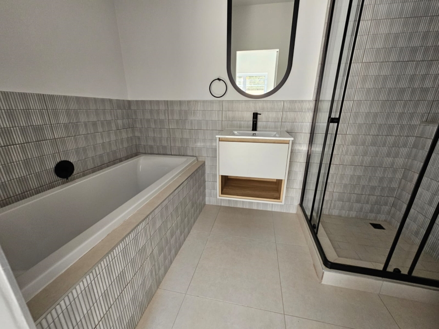 To Let 2 Bedroom Property for Rent in Magaliessig Gauteng