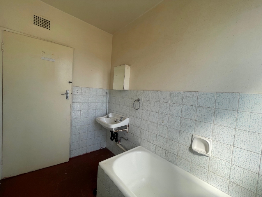 1 Bedroom Property for Sale in Germiston Central Gauteng
