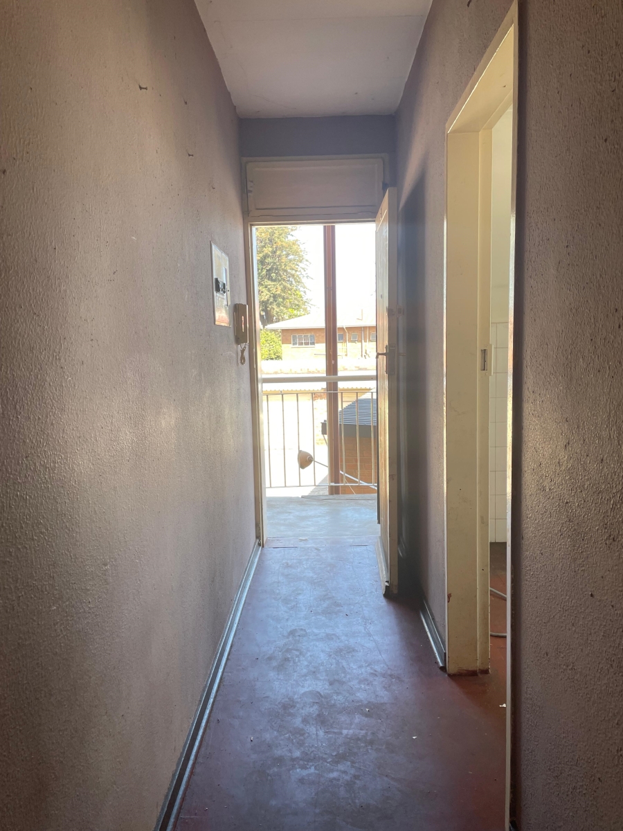 1 Bedroom Property for Sale in Germiston Central Gauteng