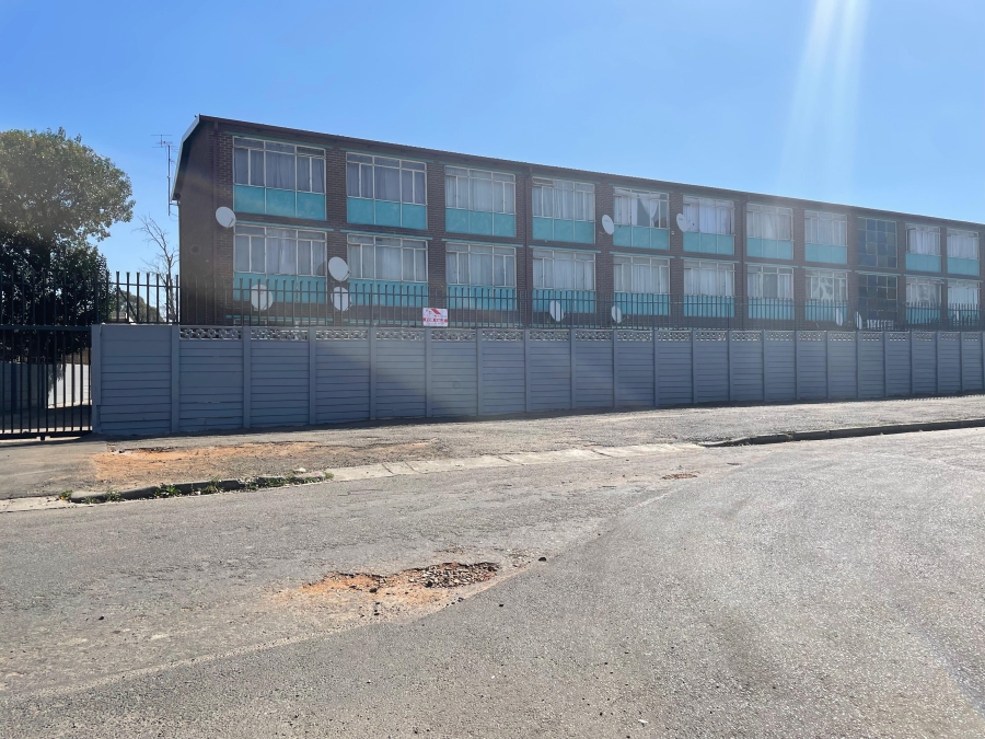 1 Bedroom Property for Sale in Germiston Central Gauteng