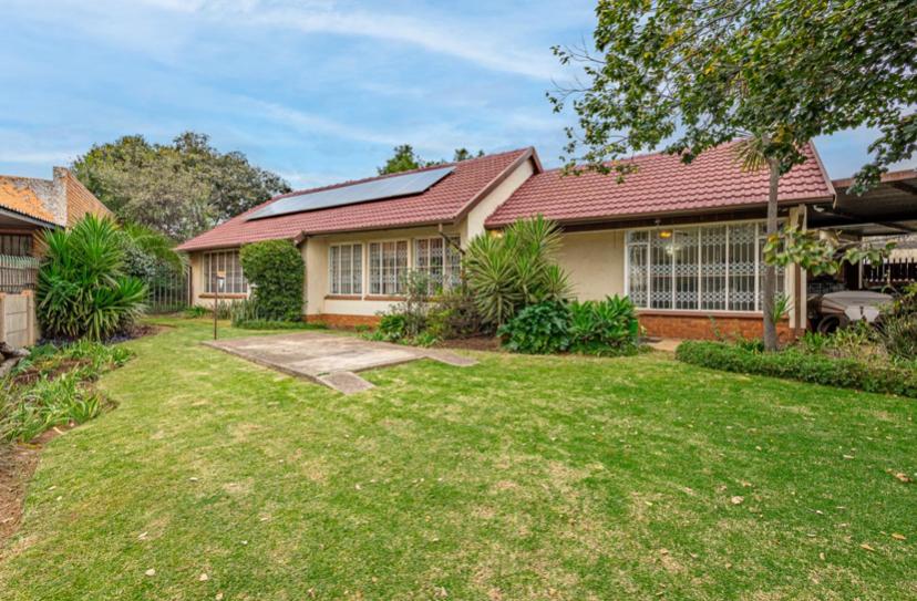 4 Bedroom Property for Sale in Rhodesfield Gauteng