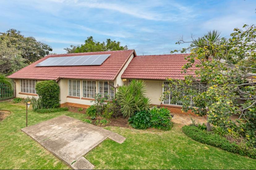 4 Bedroom Property for Sale in Rhodesfield Gauteng