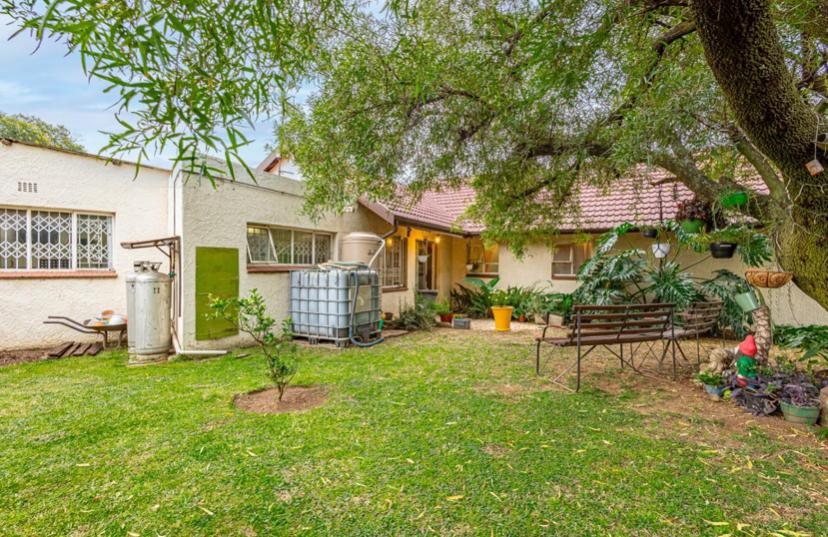 4 Bedroom Property for Sale in Rhodesfield Gauteng