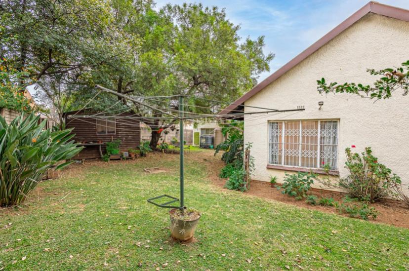 4 Bedroom Property for Sale in Rhodesfield Gauteng