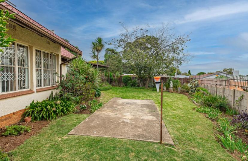 4 Bedroom Property for Sale in Rhodesfield Gauteng