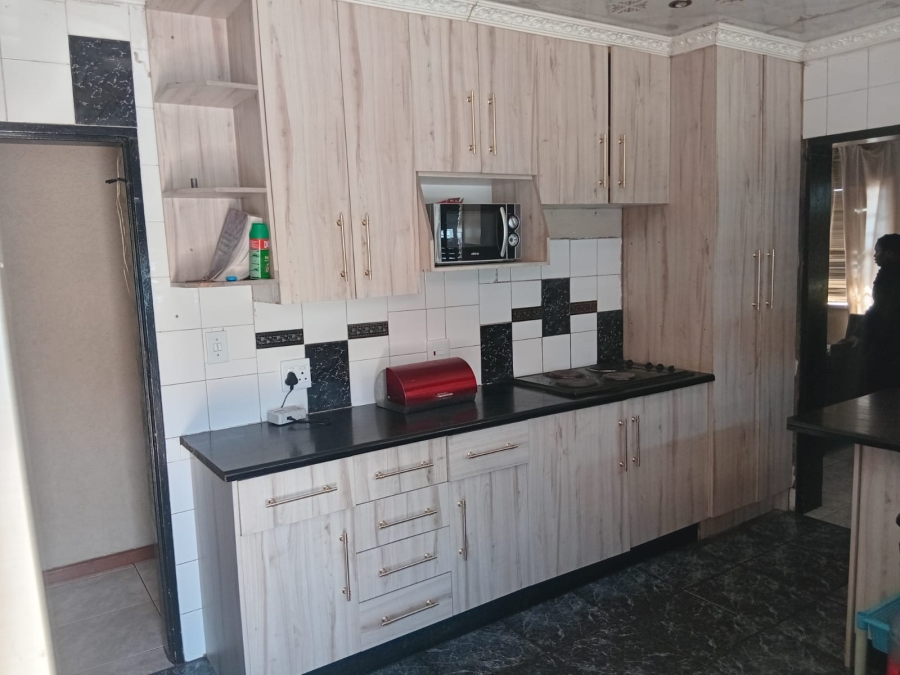 5 Bedroom Property for Sale in Leondale Gauteng