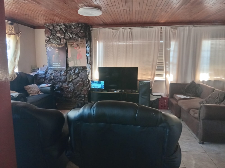 5 Bedroom Property for Sale in Leondale Gauteng