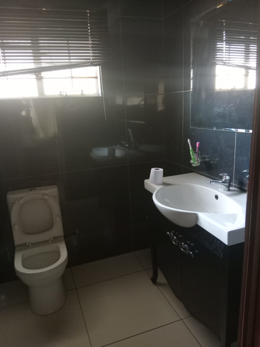 5 Bedroom Property for Sale in Leondale Gauteng