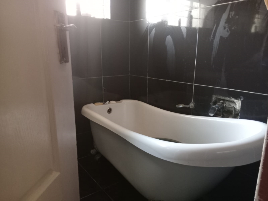 5 Bedroom Property for Sale in Leondale Gauteng