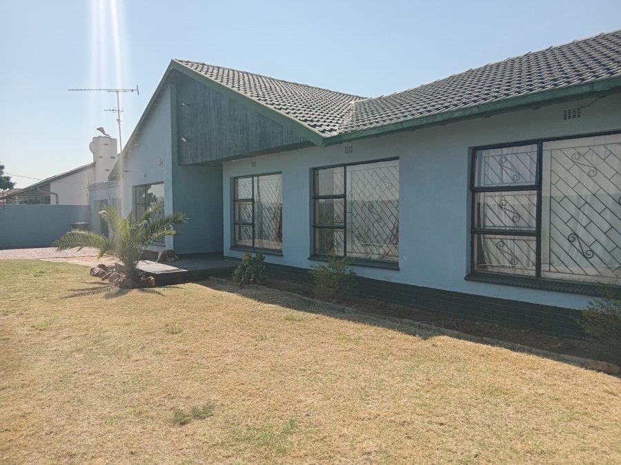 5 Bedroom Property for Sale in Leondale Gauteng