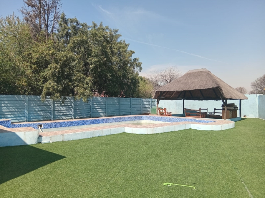 5 Bedroom Property for Sale in Leondale Gauteng