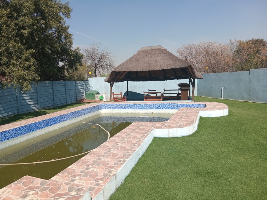 5 Bedroom Property for Sale in Leondale Gauteng