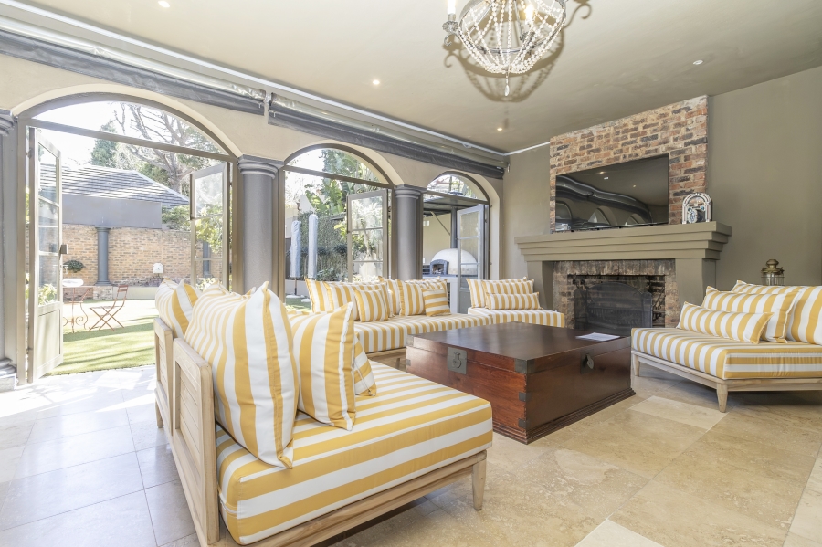 To Let 5 Bedroom Property for Rent in Houghton Estate Gauteng