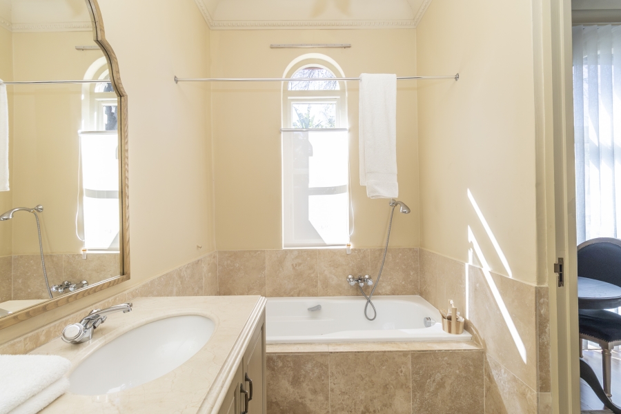 To Let 5 Bedroom Property for Rent in Houghton Estate Gauteng