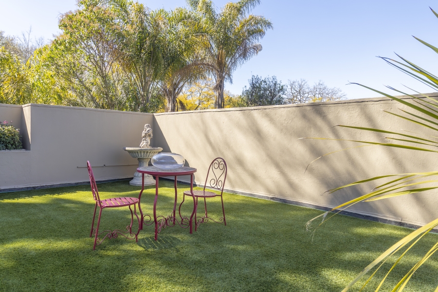 To Let 5 Bedroom Property for Rent in Houghton Estate Gauteng