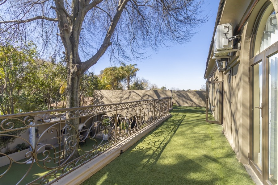 To Let 5 Bedroom Property for Rent in Houghton Estate Gauteng