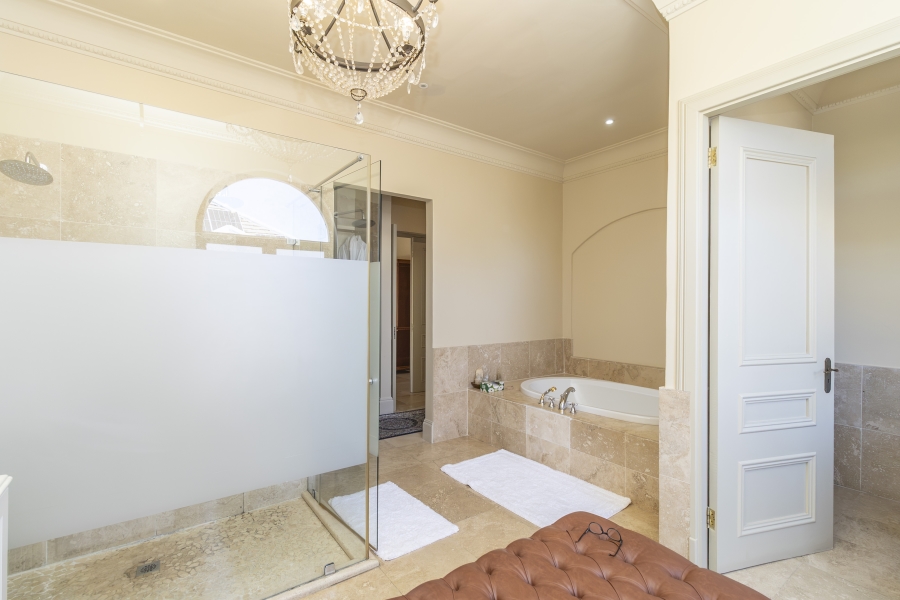 To Let 5 Bedroom Property for Rent in Houghton Estate Gauteng