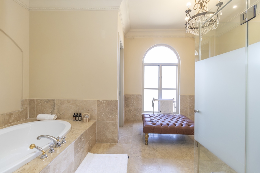 To Let 5 Bedroom Property for Rent in Houghton Estate Gauteng