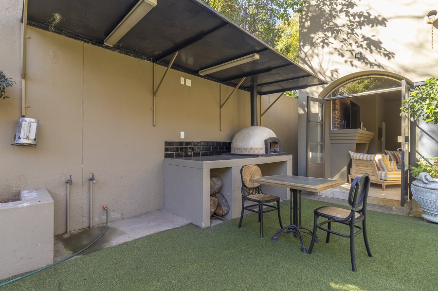 To Let 5 Bedroom Property for Rent in Houghton Estate Gauteng