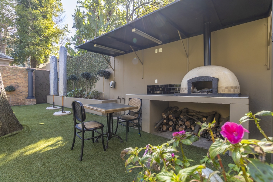 To Let 5 Bedroom Property for Rent in Houghton Estate Gauteng