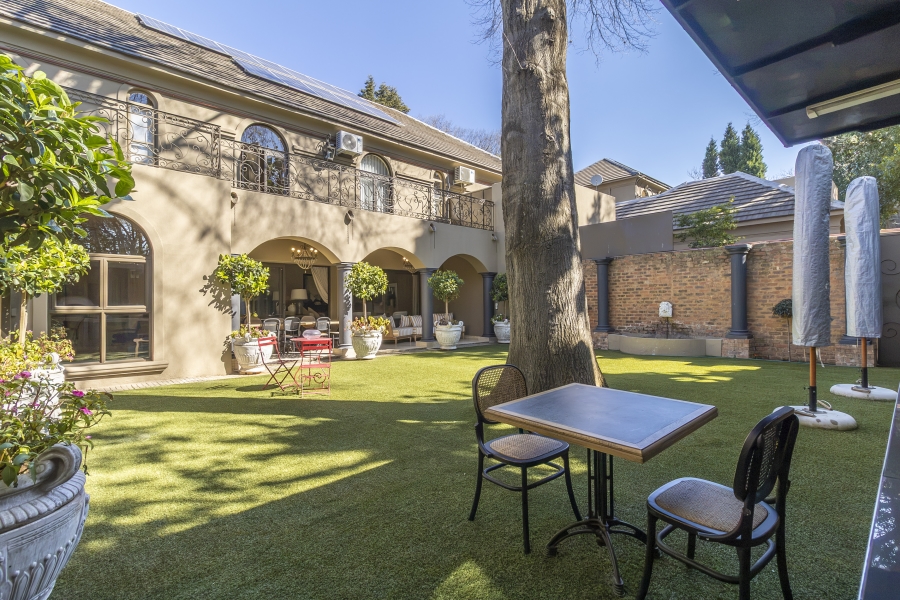 To Let 5 Bedroom Property for Rent in Houghton Estate Gauteng