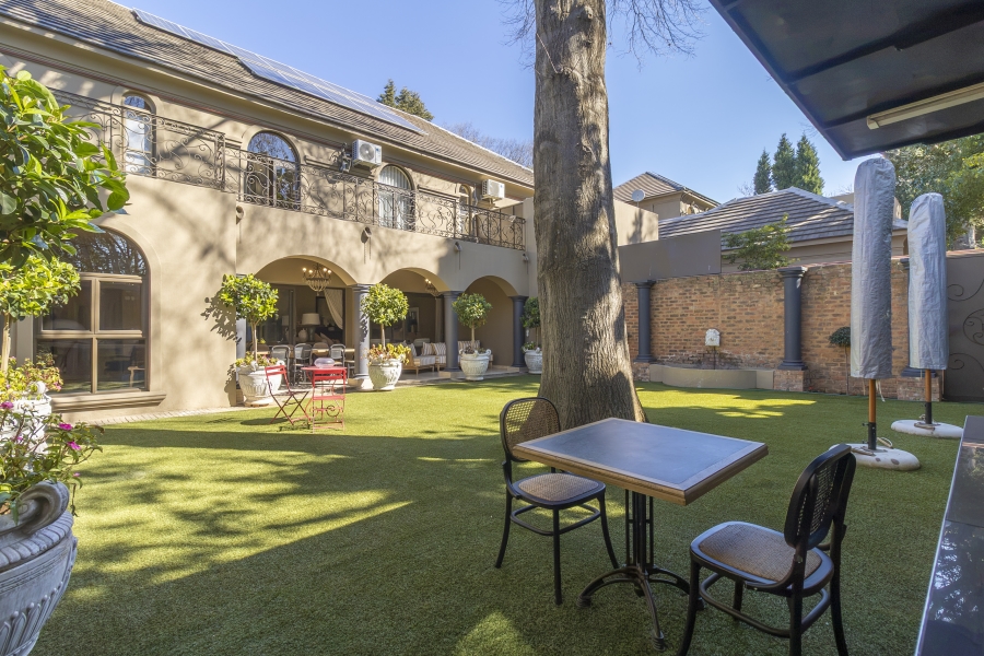 To Let 5 Bedroom Property for Rent in Houghton Estate Gauteng