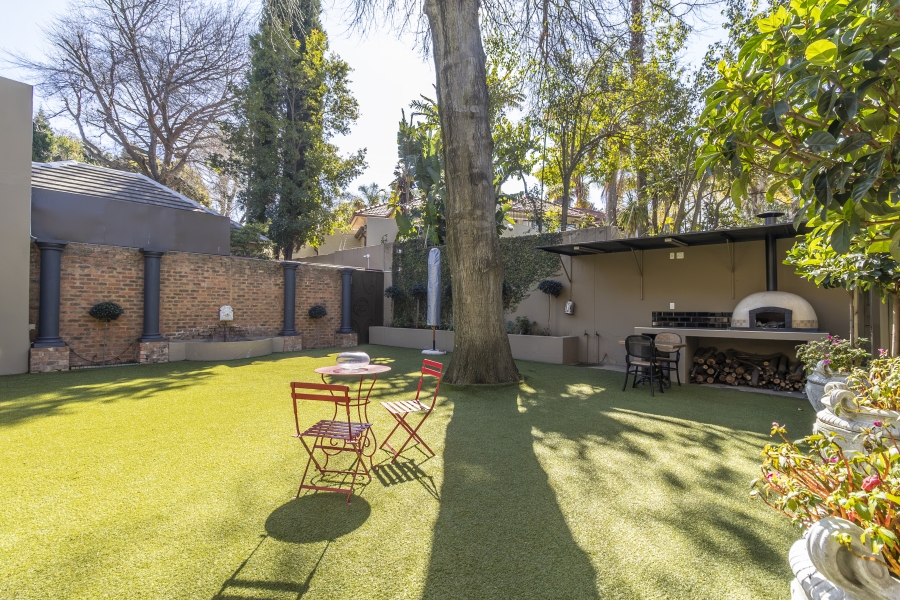 To Let 5 Bedroom Property for Rent in Houghton Estate Gauteng