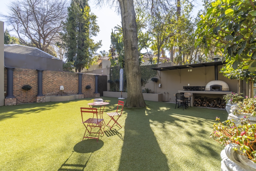 To Let 5 Bedroom Property for Rent in Houghton Estate Gauteng