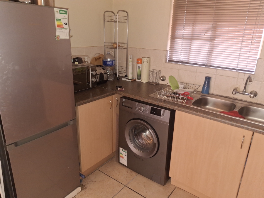 1 Bedroom Property for Sale in Kosmosdal Gauteng