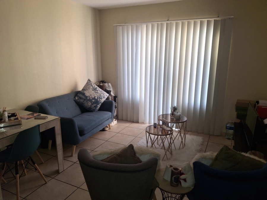 1 Bedroom Property for Sale in Kosmosdal Gauteng
