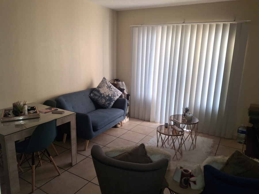 1 Bedroom Property for Sale in Kosmosdal Gauteng