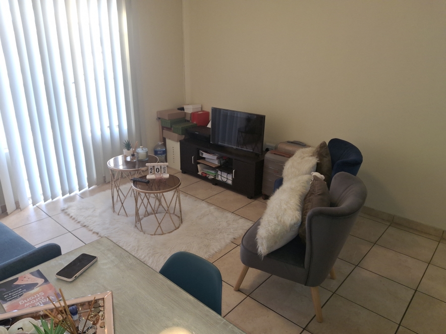 1 Bedroom Property for Sale in Kosmosdal Gauteng