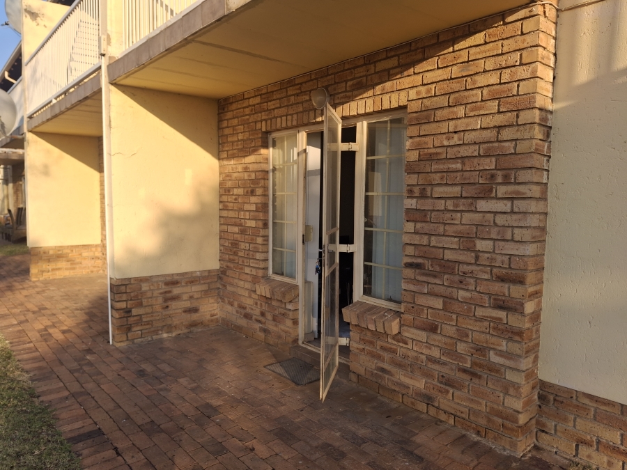 1 Bedroom Property for Sale in Kosmosdal Gauteng