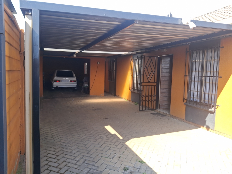 3 Bedroom Property for Sale in Sky City Gauteng