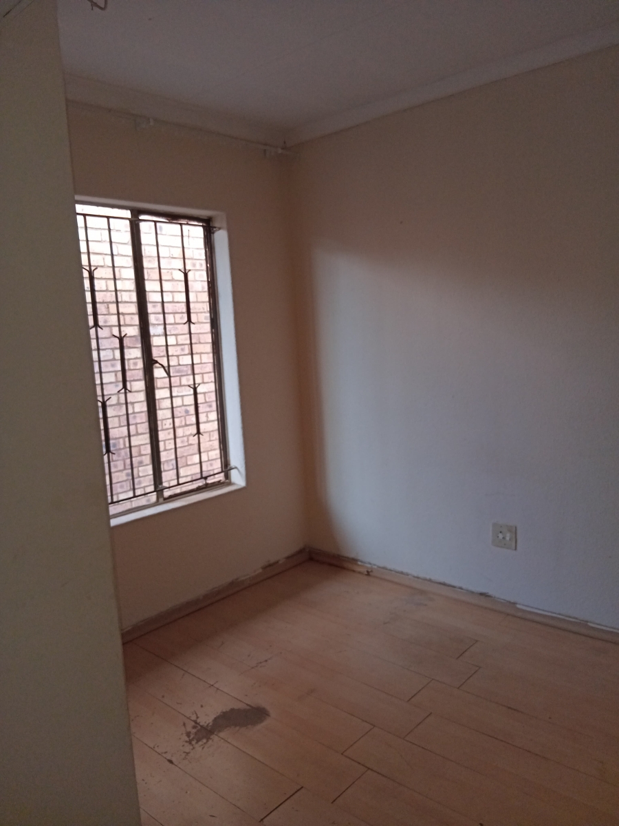 2 Bedroom Property for Sale in Daveyton Gauteng