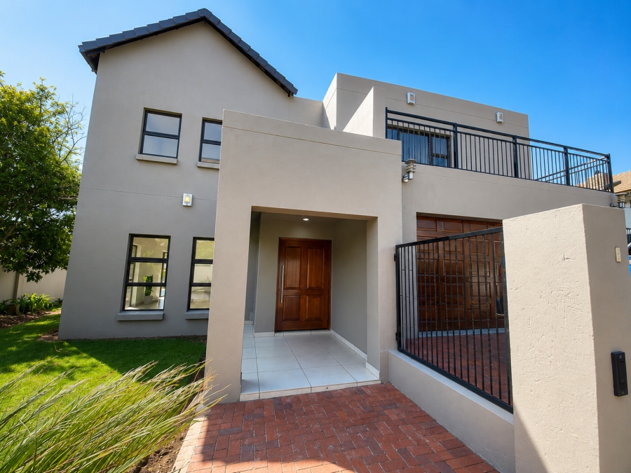4 Bedroom Property for Sale in Greenstone Hill Gauteng
