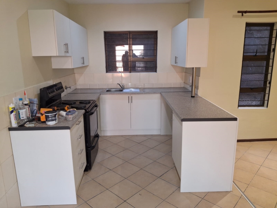 To Let 2 Bedroom Property for Rent in Sunnyrock Gauteng