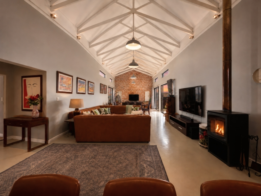 5 Bedroom Property for Sale in Copperleaf Estate Gauteng